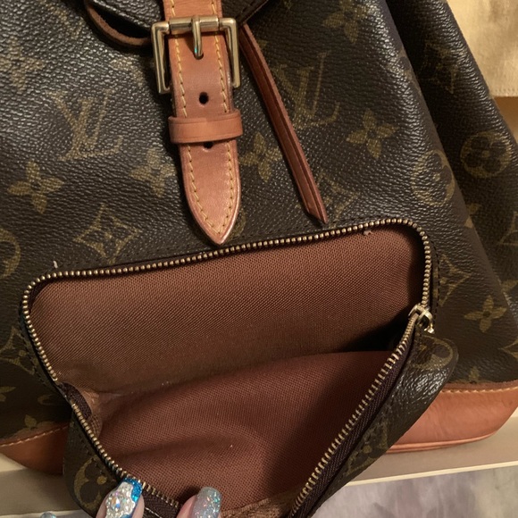 ‼️SOLD‼️Auth LV Montsouris MM - Picture 4 of 8